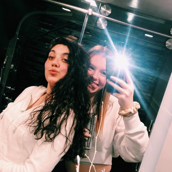 Meet your Posher, Martina - Picture 1 of 1